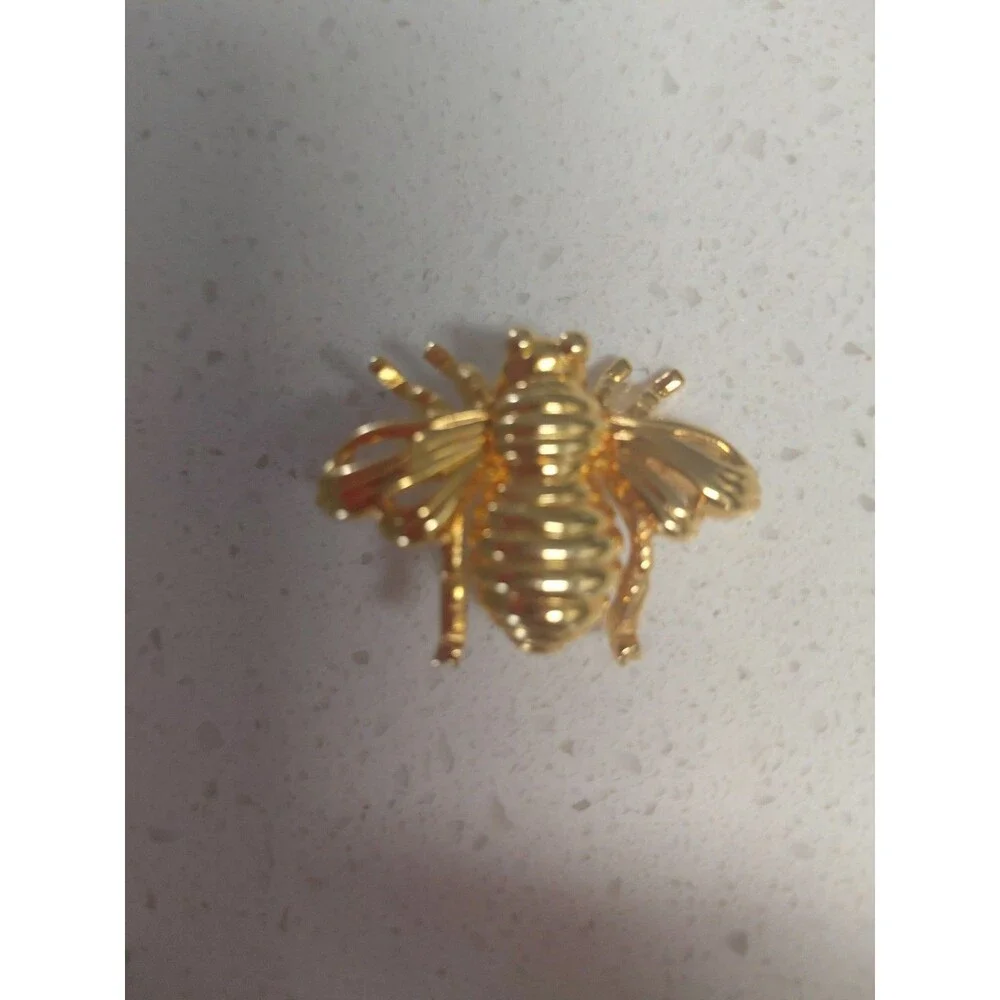 Joan Rivers Goldtone Bee Brooch 1 1/2